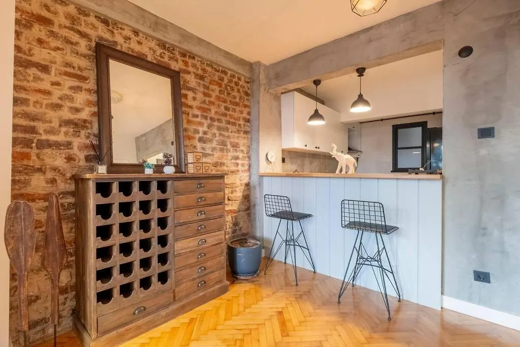 Cosy Apartment With Garden Balcony Istambul