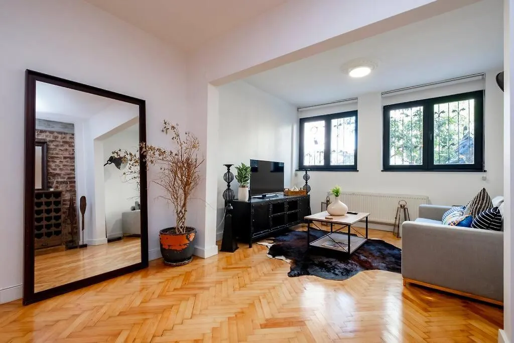 Cosy Apartment With Garden Balcony Istambul